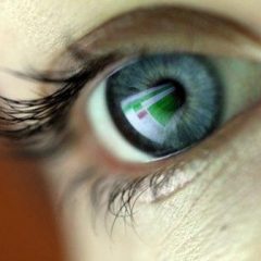 Imagem da notícia: Escrever e desenhar com os olhos