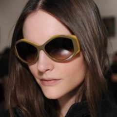 Imagem da notícia: Burberry Eyewear revela contrastes fortes