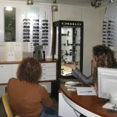 Imagem da notícia: Aconselhamento est&eacute;tico na &Oacute;ptica Sofia