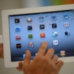 Imagem da notícia: Já é possível experimentar óculos no ‘tablet’