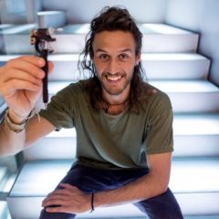 Imagem da notícia: Artista italiano cria uma caneta para invisuais
