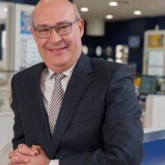 Imagem da notícia: “Esta f&aacute;brica ir&aacute; produzir mais &oacute;culos graduados que todo o mercado portugu&ecirc;s consome num ano!”
