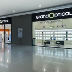 Imagem da notícia: GrandOptical do Pal&aacute;cio do Gelo recebe celebra&ccedil;&atilde;o da Ray-Ban
