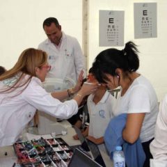 Imagem da notícia: Iniciativa solid&aacute;ria oferece 120 &oacute;culos