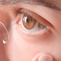 Imagem da notícia: Covid-19: Considerações chave para profissionais adaptadores de lentes de contacto