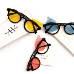 Imagem da notícia: AVIEW cria óculos personalizáveis com um conjunto de lentes coloridas polarizadas