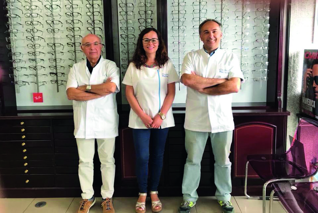 Imagem da notícia: Oculista Machado completa meio século