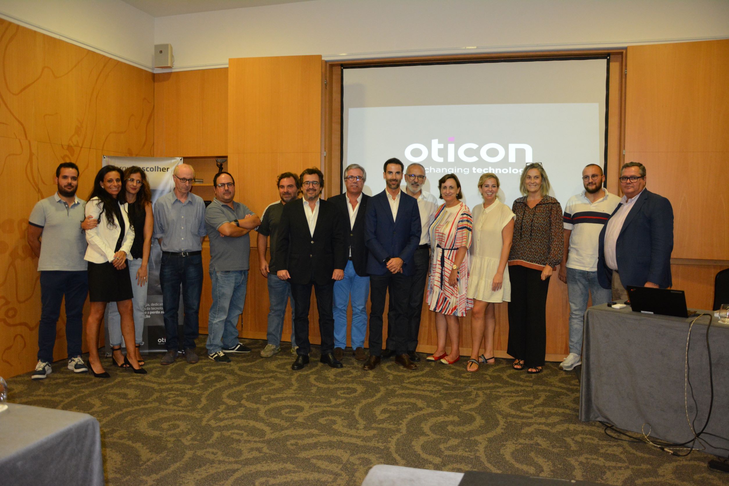 Imagem da notícia: Cione apresenta OM no Porto e em Lisboa