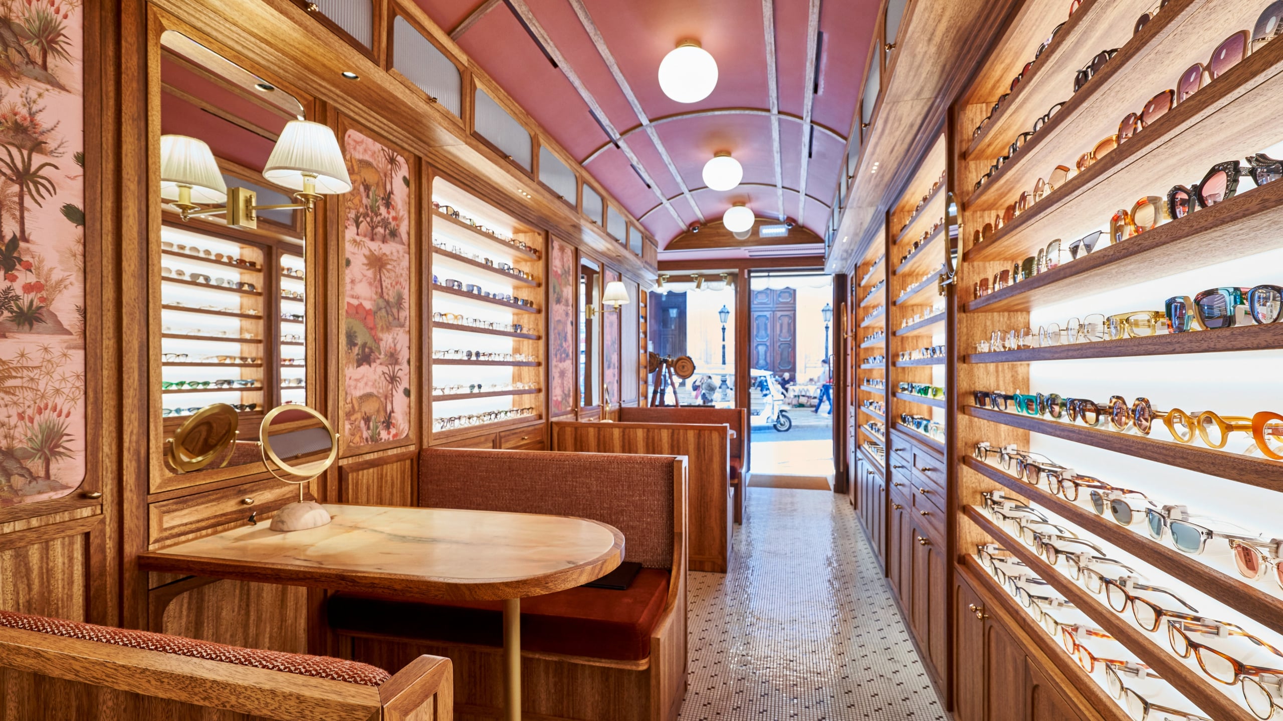 Imagem da notícia: André Opticas abre nova loja na capital