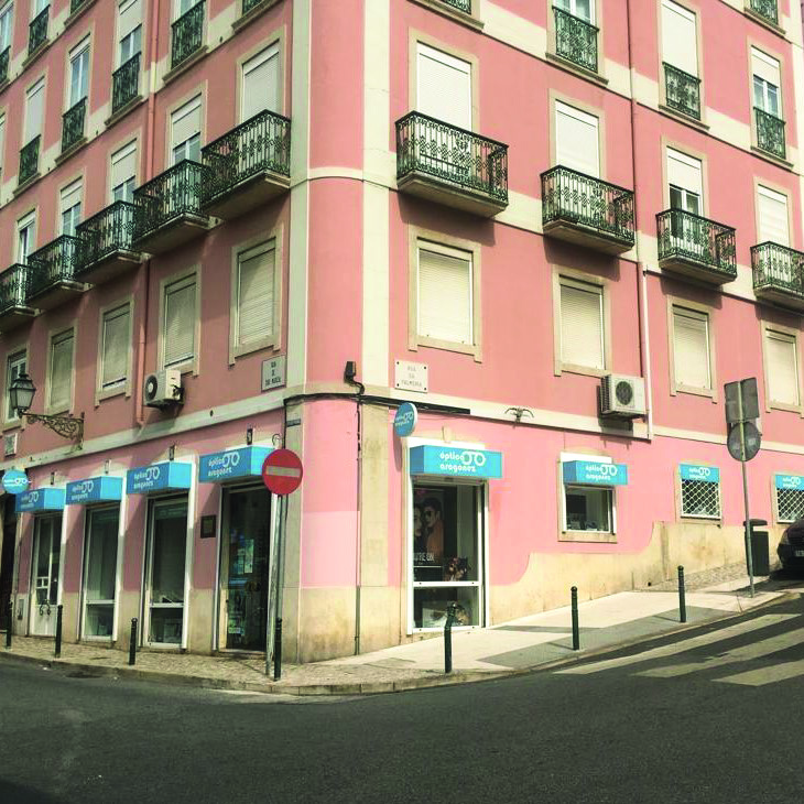 Imagem da notícia: Cede-se óptica no centro de Lisboa