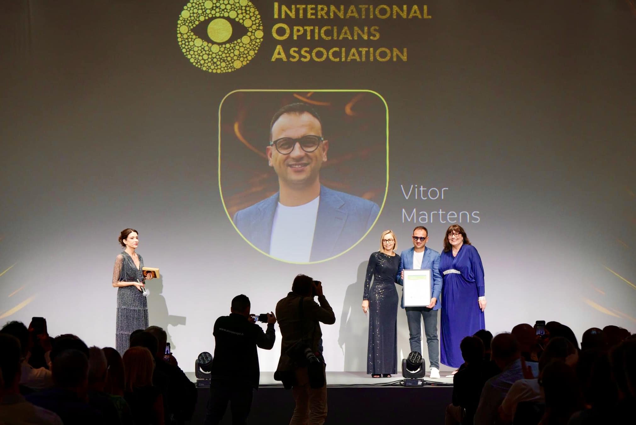 Imagem da notícia: Vítor Martins é o “Ótico Internacional do Ano”