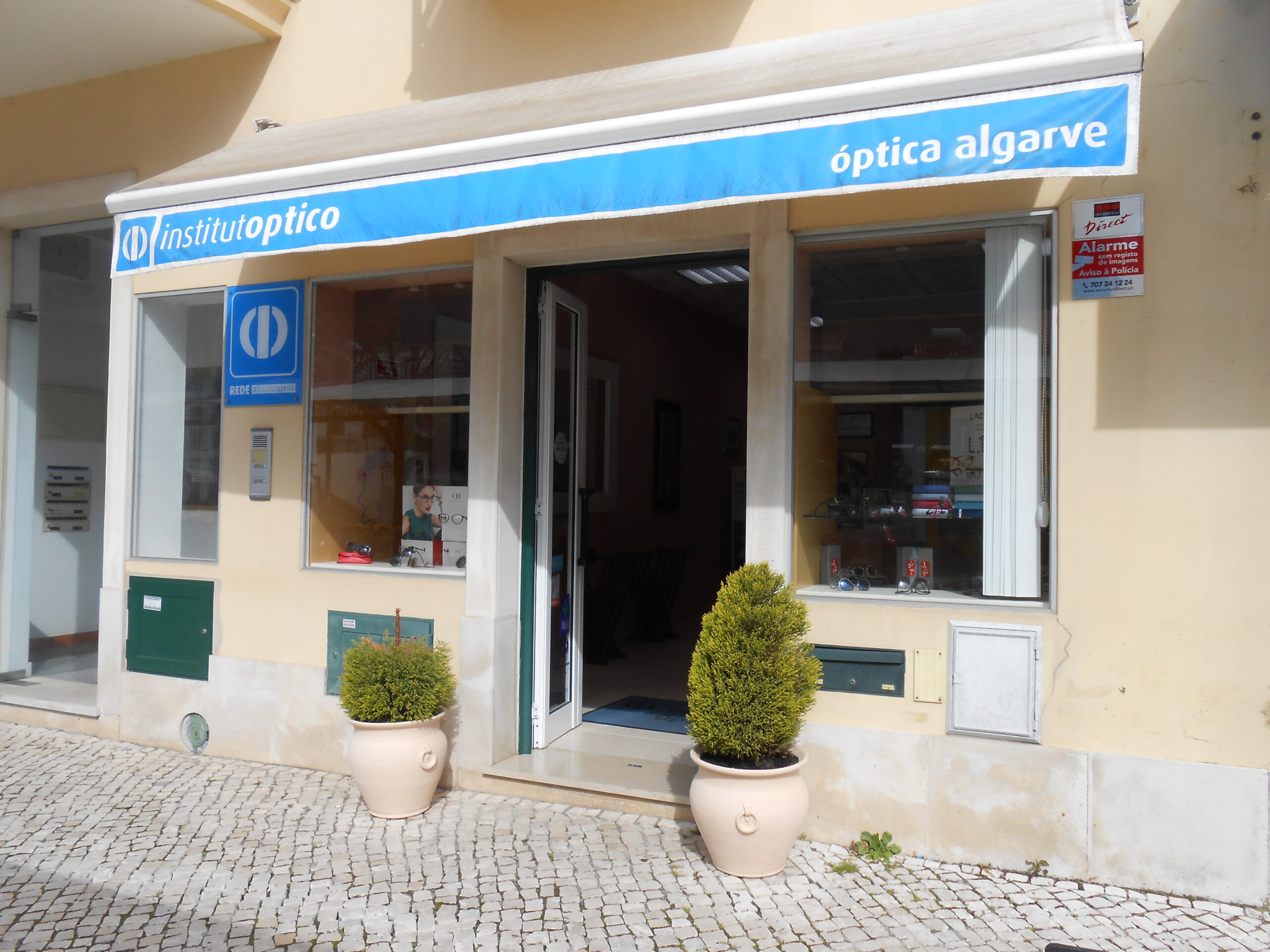 Imagem da notícia: Óptica Algarve no Top 300