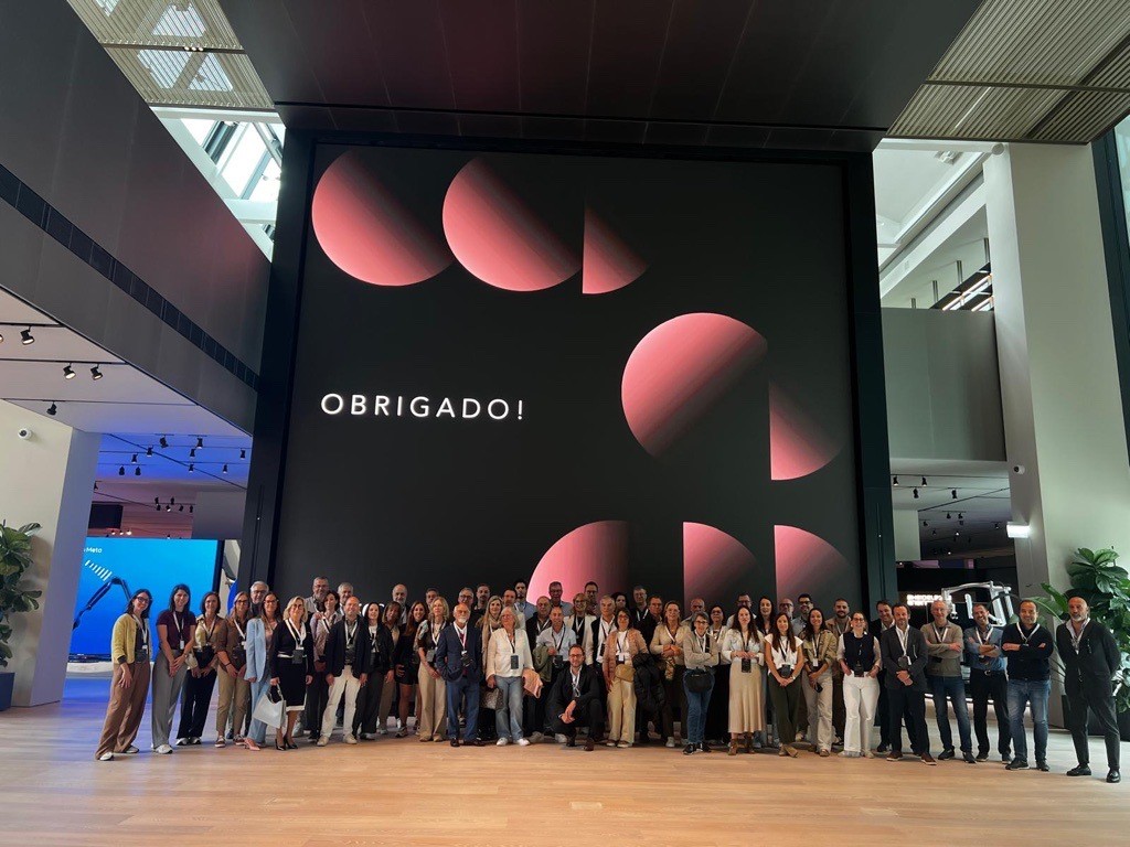 Imagem da notícia: Clientes EssilorLuxottica visitam instalações do Grupo em Itália