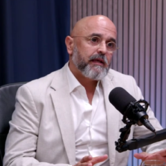 Imagem da notícia: Marco Bilimória: entre óculos e palcos