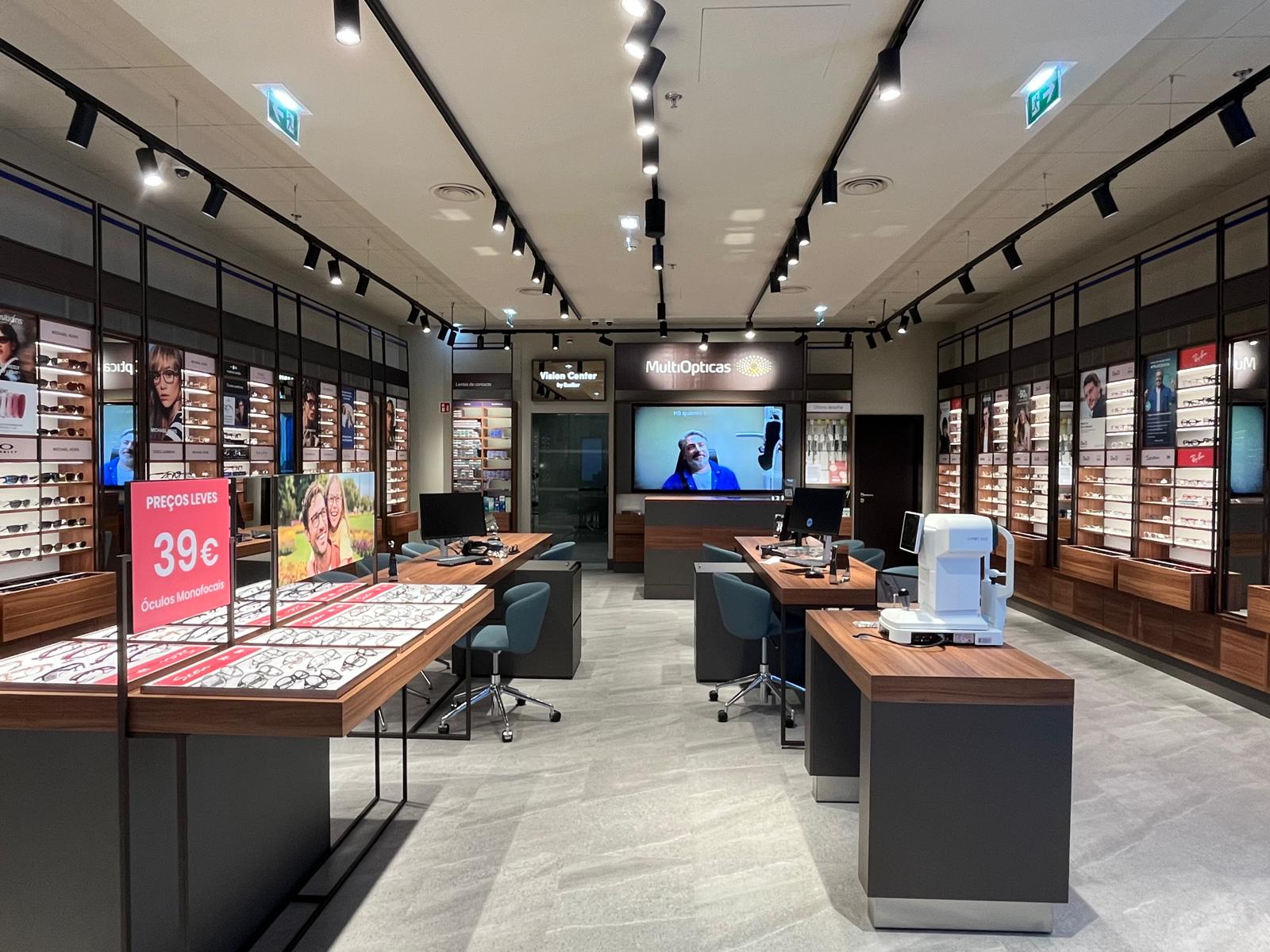 Imagem da notícia: MultiOpticas reabre lojas em Famalicão e Coimbra