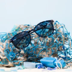 Imagem da notícia: Optivisão dá nova vida ao plástico recolhido no mar