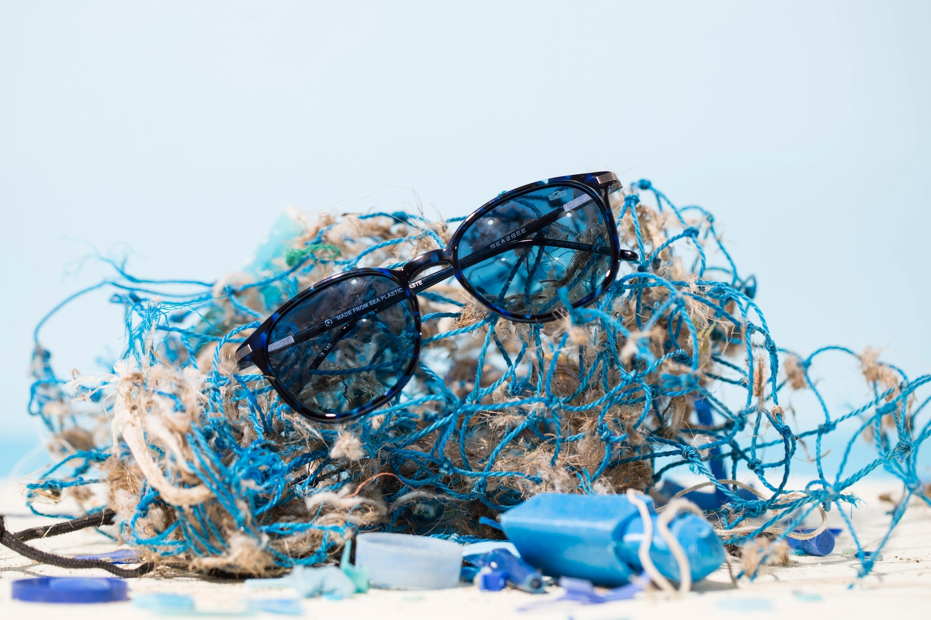 Imagem da notícia: Optivisão dá nova vida ao plástico recolhido no mar