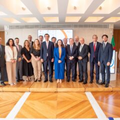 Imagem da notícia: Antonieta Lucas, da Alcon, eleita novamente presidente da APORMED
